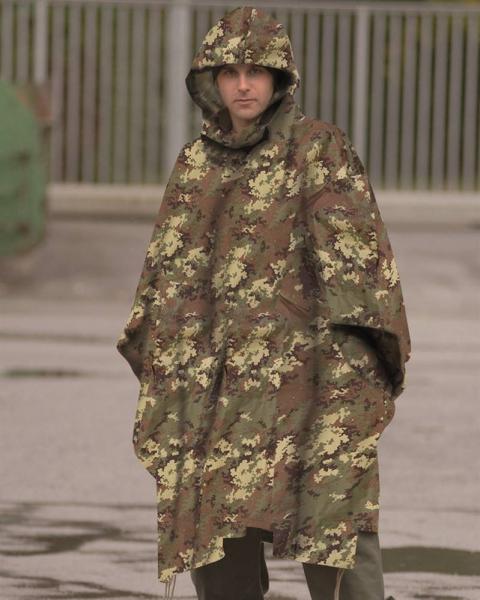 Poncho militare MIL-TEC in tessuto antistrappo vegetato