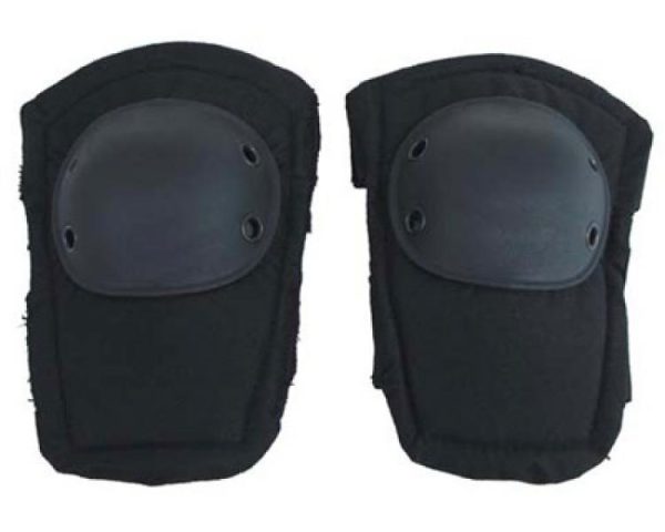 Gomitiere MFH con protezioni in plastica di colore nero