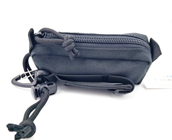 Mini Tasca nera con moschettone e strap per cintura