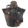 Borraccia in plastica da 1 lt con contenitore flecktarn