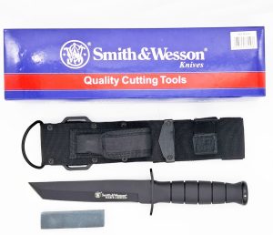 Coltello Smith & Wesson con pietra affilatrice