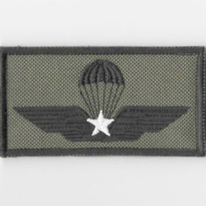 Ricamo Brevetto Paracadutista Militare scritta nera stella bianc