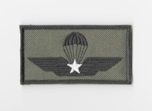 Ricamo Brevetto Paracadutista Militare scritta nera stella bianc