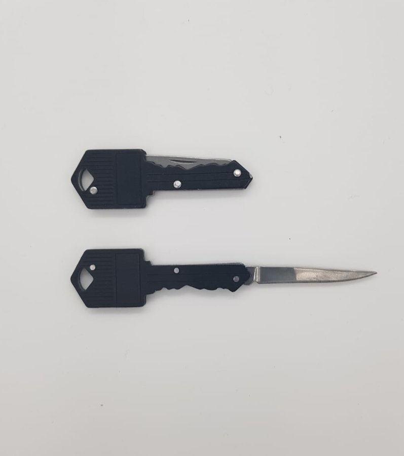 Coltello pieghevole tipo chiave